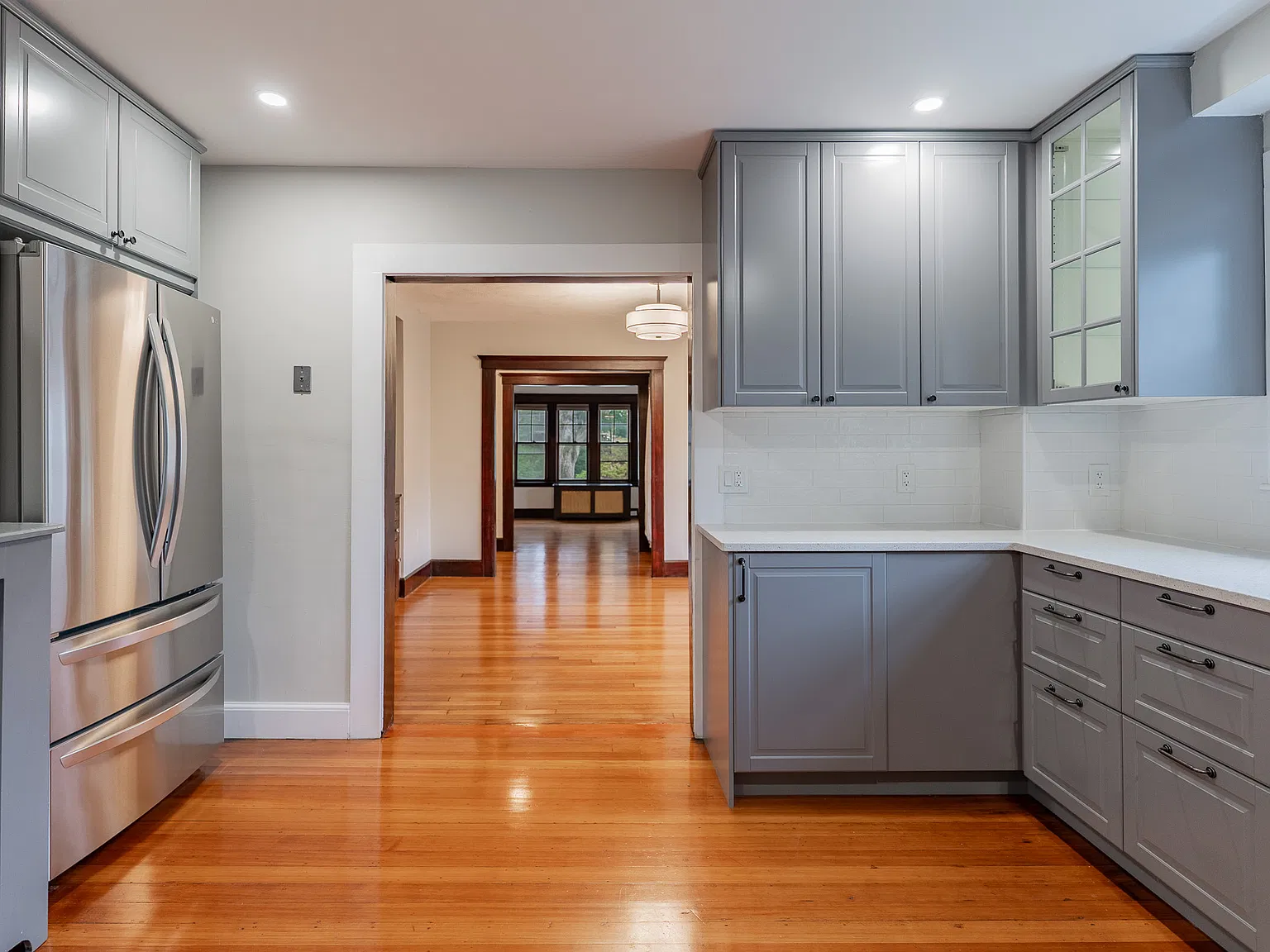 3 bed, 1594 sqft, $3,700 — Photo 3