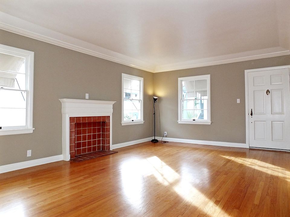1st image of 297 Argonne Ave #C
