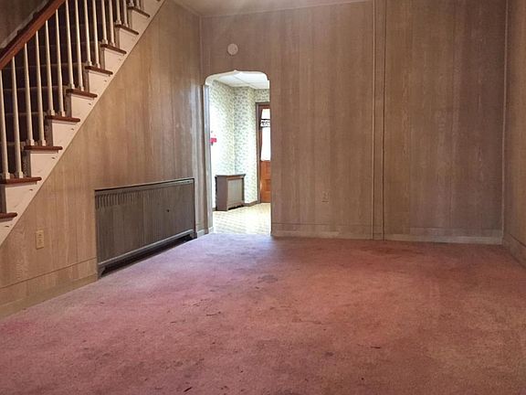 3rd image of 210 Carbon St