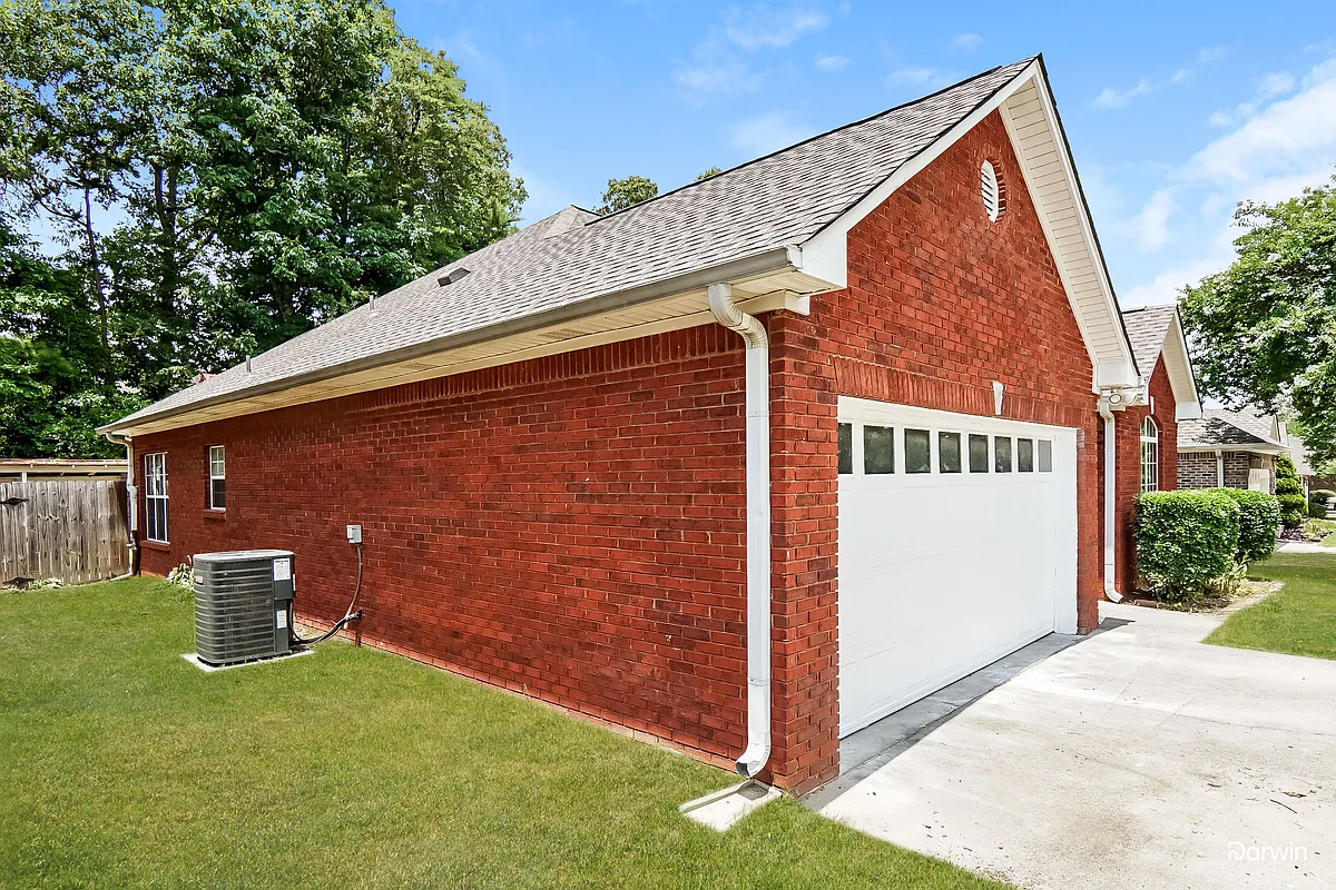 Building Photo - 137 Daventry Dr