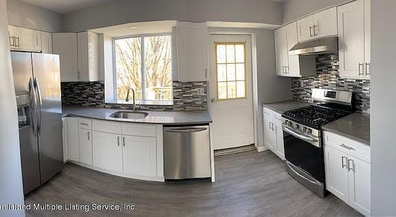 2nd image of 376 Lake Ave