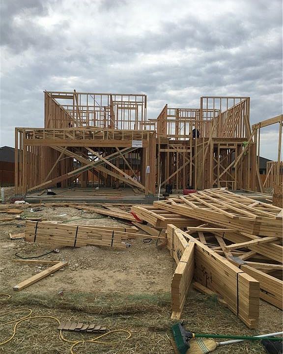 2nd image of 5005 Hacienda Dr