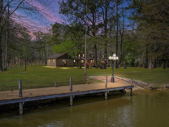 3rd image of 18718 River Dr