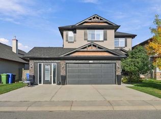 128 E Seagreen Way, Chestermere, AB T1X 0E8
