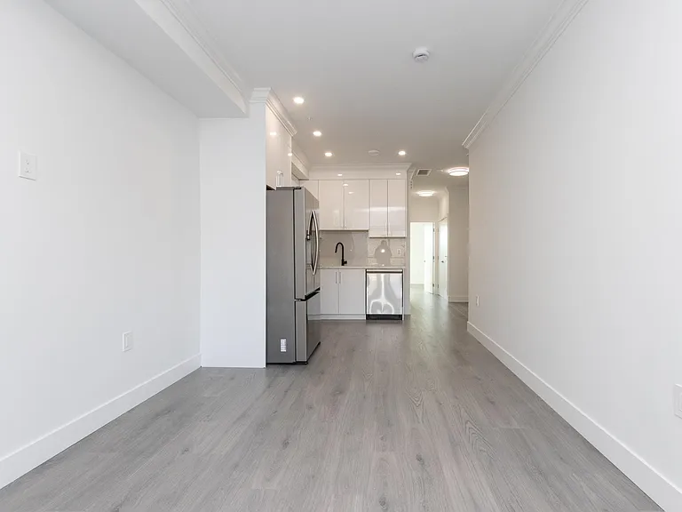 2122 E 32nd Ave #204 — Photo 6