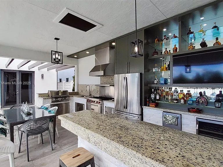 14680 SW 17th St — Photo 42
