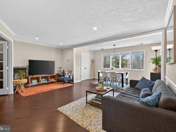 8 Russell Ave Unit 206, Gaithersburg, MD 20877