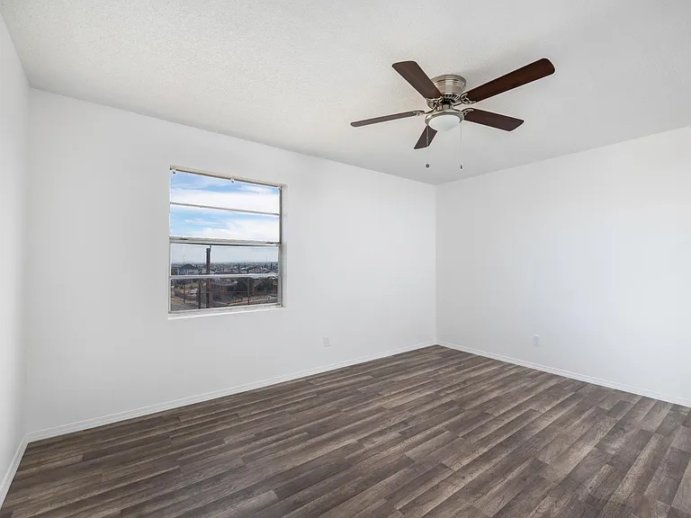 1415 Brown Street — Photo 19