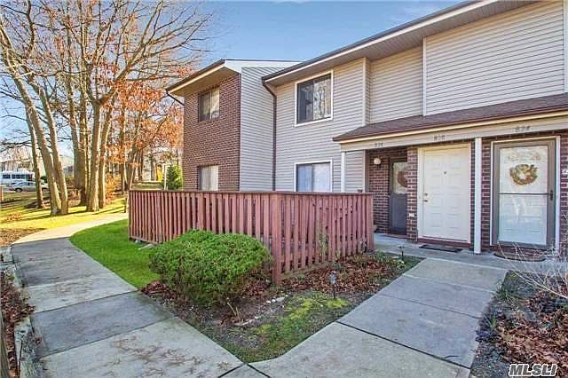 1st image of 828 Woodland Ct