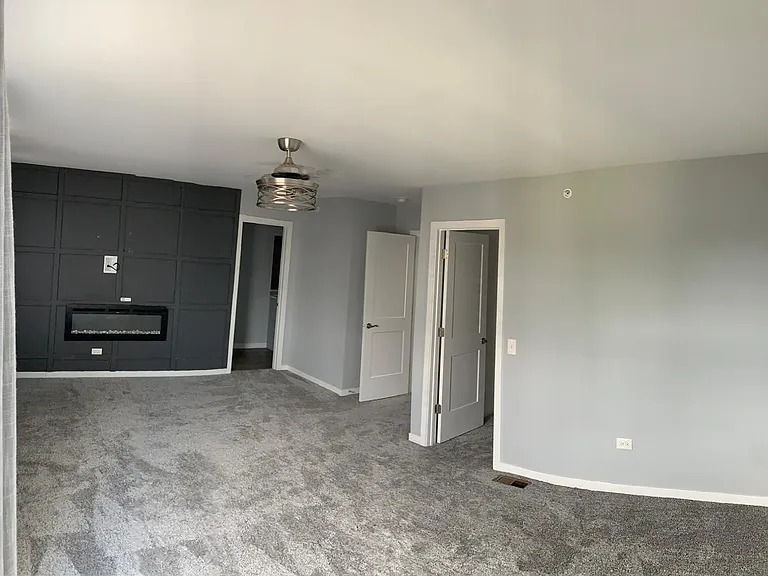 906 Gillespie Ln — Photo 21
