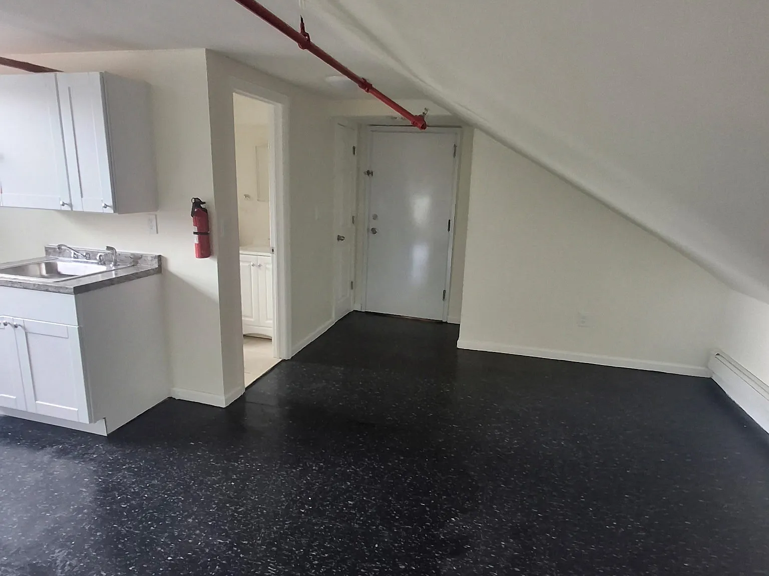 Studio, 1000 sqft, $1,899 — Photo 1