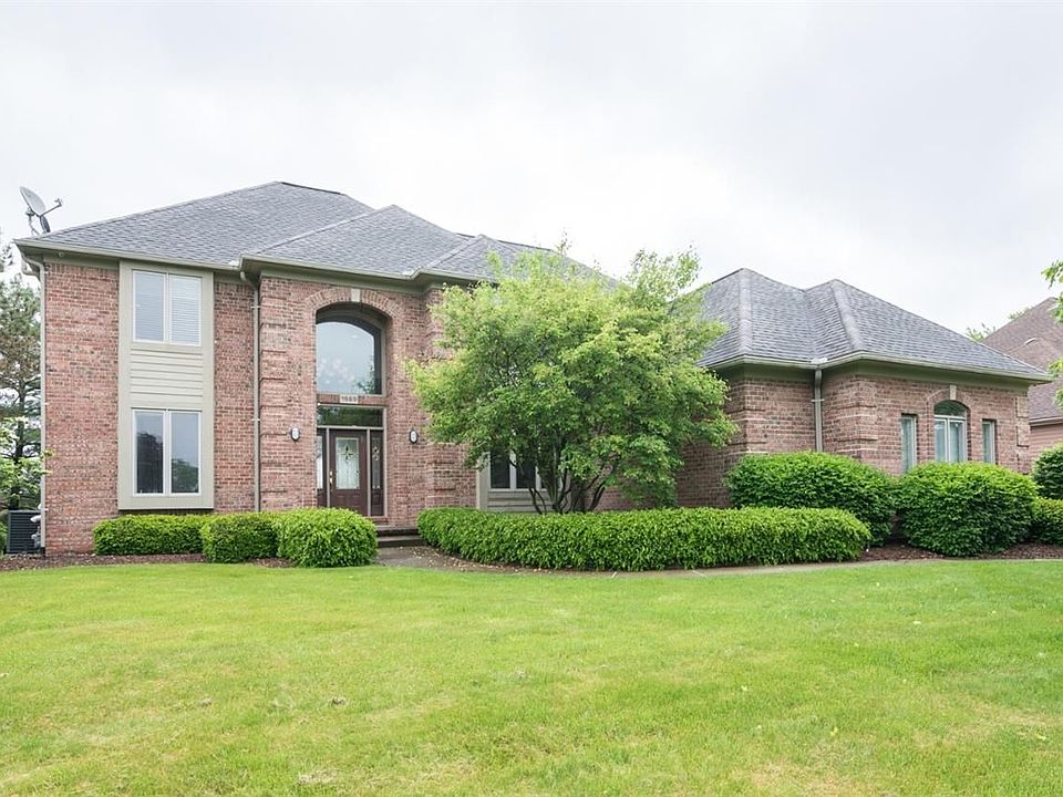 1st image of 1689 Stonebridge Dr S
