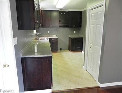 4th image of 651 E 260th St