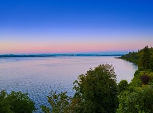 8760 Grand Ave NW, Bainbridge Island, WA 98110