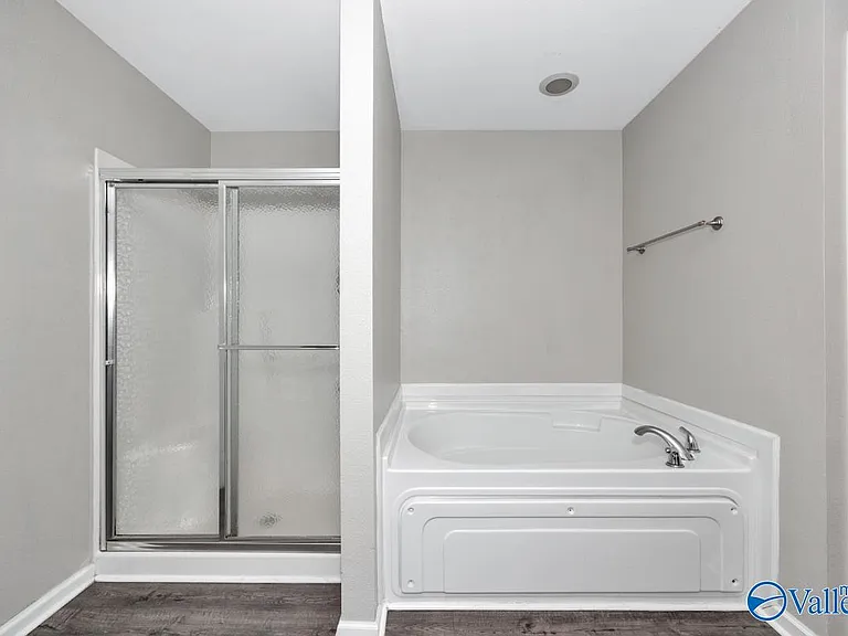 3571 Avalon Lake Dr — Photo 18