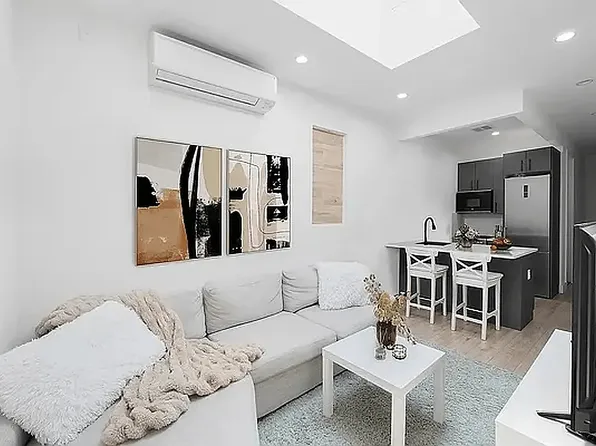 195 Meserole Street image 1 of 4