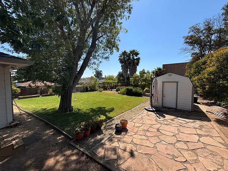 1637 Garnet Ln — Photo 21