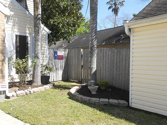 4th image of 16811 Doverwood Way