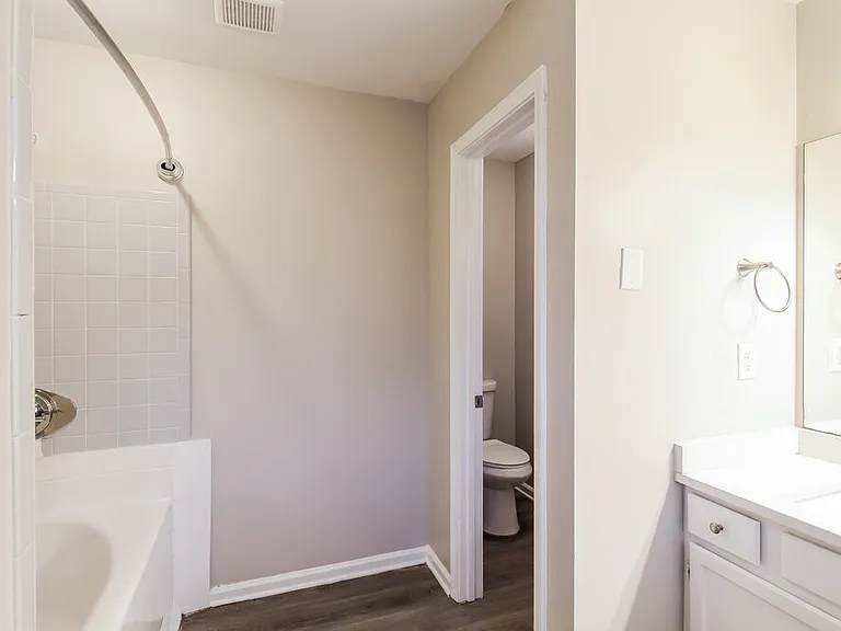 839 Ashley Ln — Photo 10