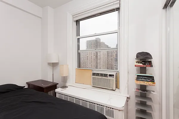 Rented by Mdrn Residential | media 7