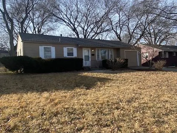 7426 Reeds Ln, Overland Park, KS 66204