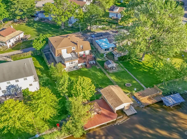 34820 N Holman Ave, Ingleside, IL 60041