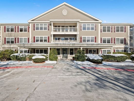 34 Meeting House Ln APT 121, Stow, MA 01775