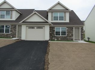 9 Broken Arrow Dr, Elizabethtown, PA 17022
