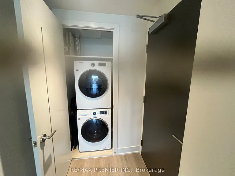 8 Cumberland St #3506 — Photo 17