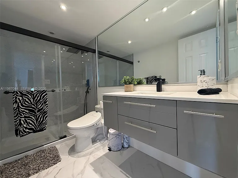 5555 Collins Ave #8R — Photo 25