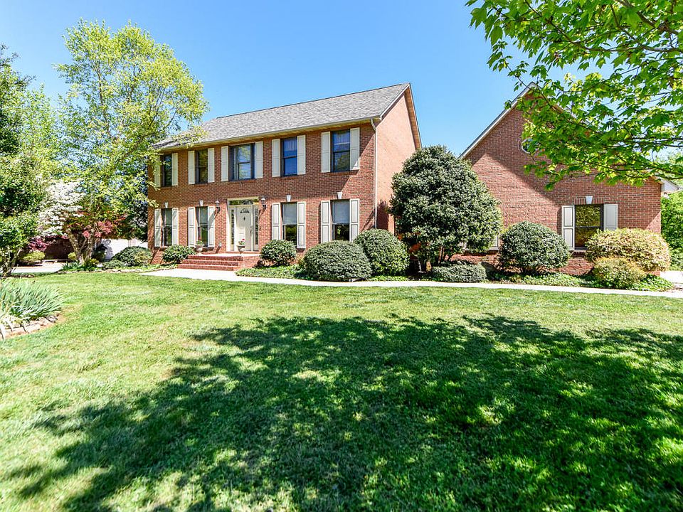 1st image of 2404 Cross Creek Dr