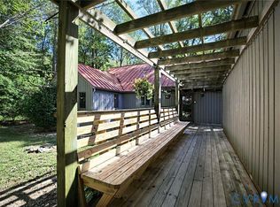 271 Chick Cove Dr, Hardyville, VA 23070