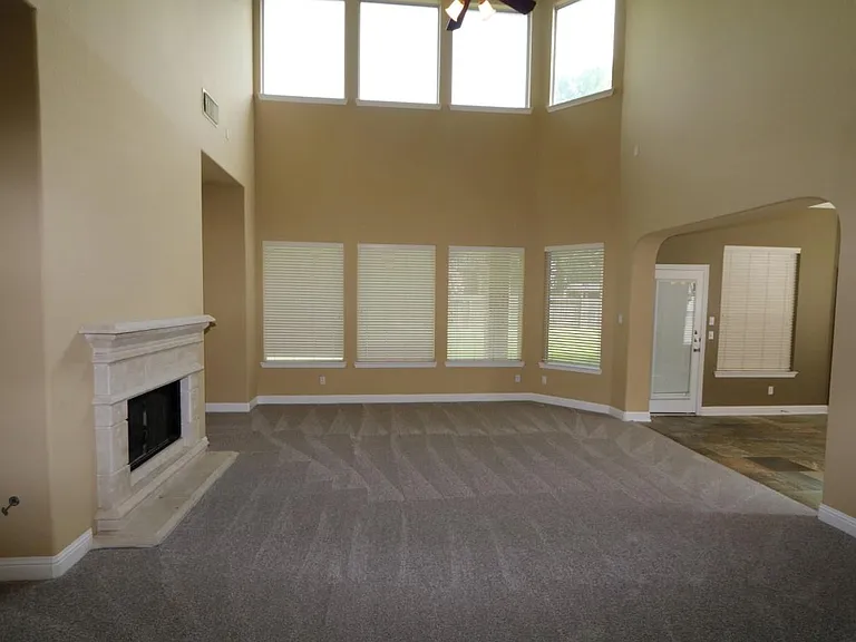 7102 Spring Run Ln — Photo 6
