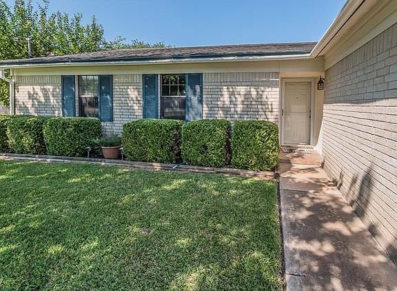 5th image of 221 Green Pasture Dr