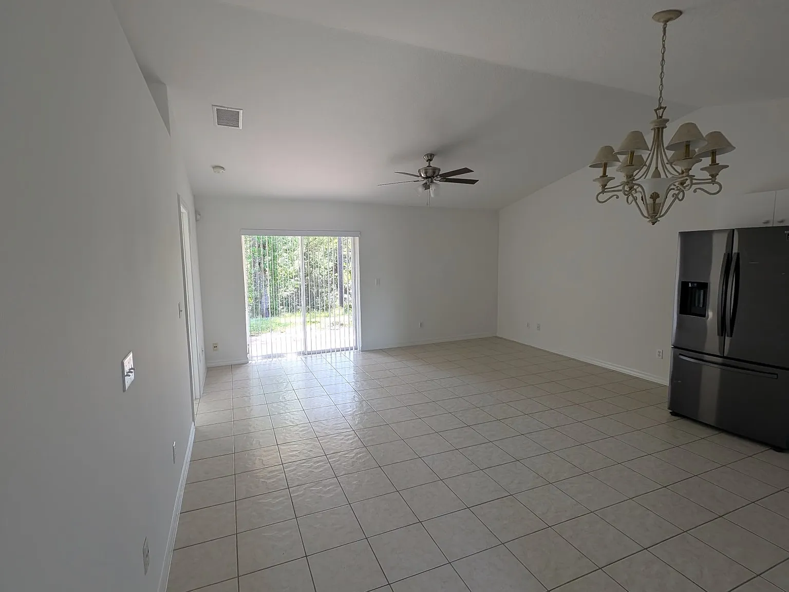112 Plainview Drive - B — Photo 3