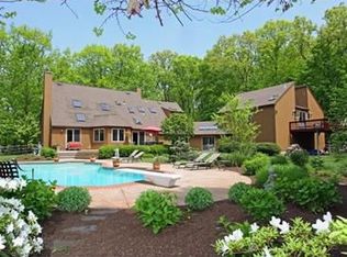 4 India Brook Dr, Mendham, NJ 07945