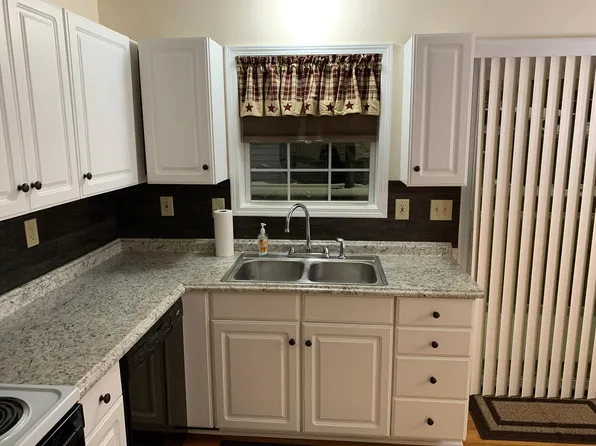 1008 Elkins Dr, Morgantown, WV 26505
