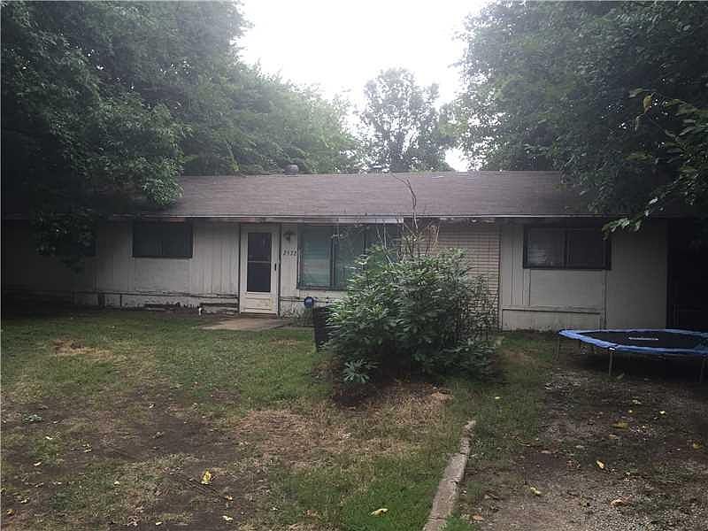 1st image of 2572 W Wedington Dr