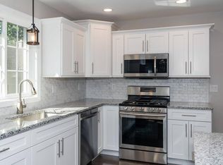 42 Harvey St, Springfield, MA 01119