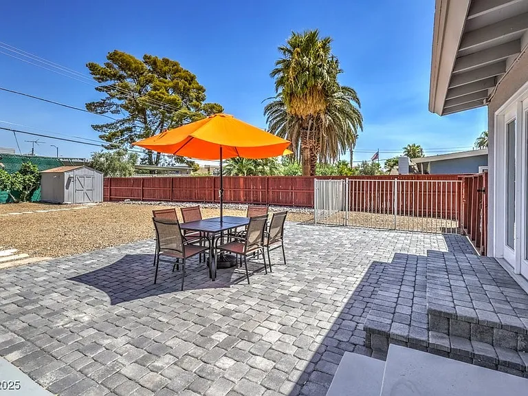 2400 Sherman Pl — Photo 29