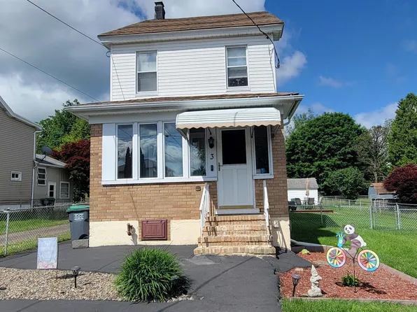 3 1st St, Kelayres, PA 18231