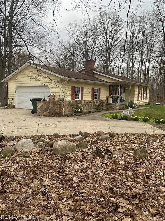 8195 N Latson Rd photo 1