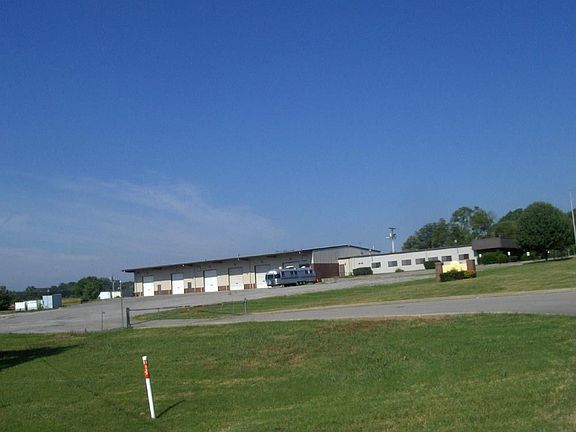 4th image of 1330 Gateway Dr