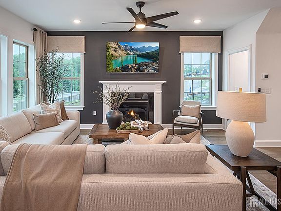 3rd image of 5 Ruddick Dr S