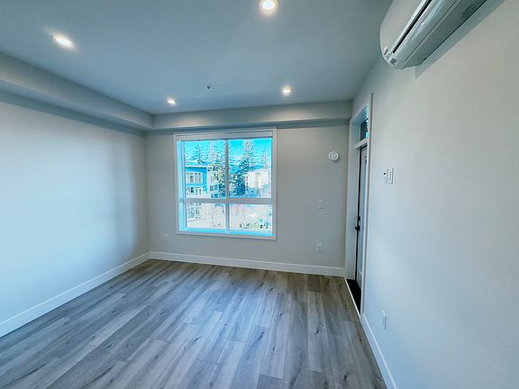 4th image of 45497 Campus Dr #407