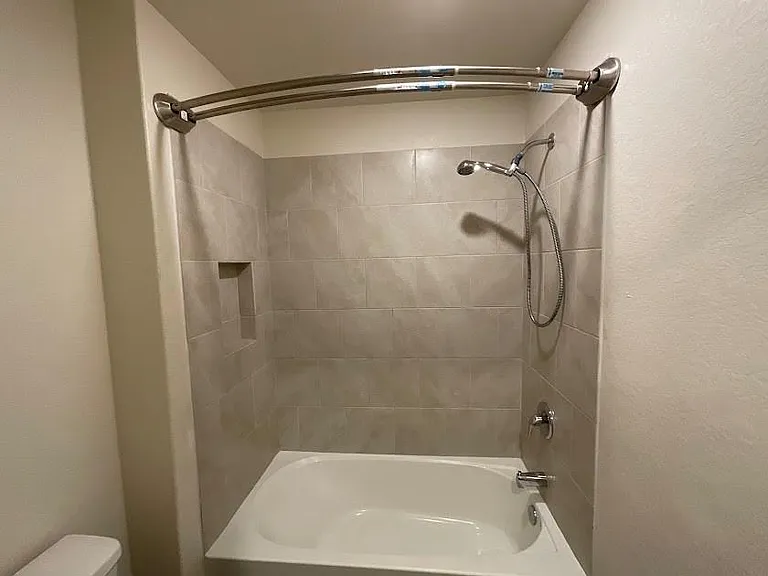 172 Allington Cir — Photo 24