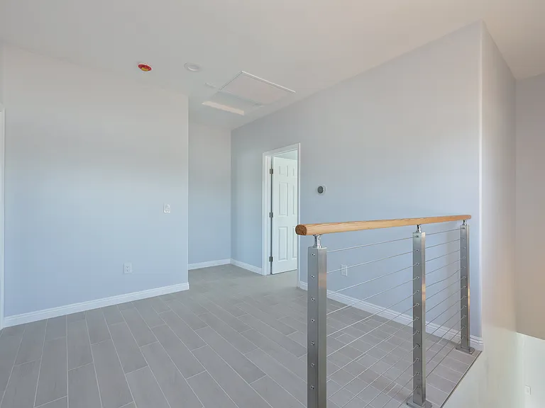 4839 Mansfield St — Photo 31