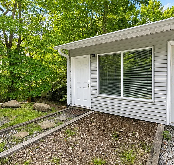 590 Lakey Gap Rd — Photo 2