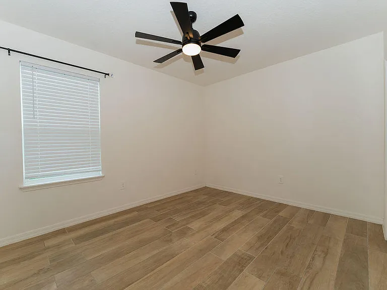 138 SW Carter Ave — Photo 28