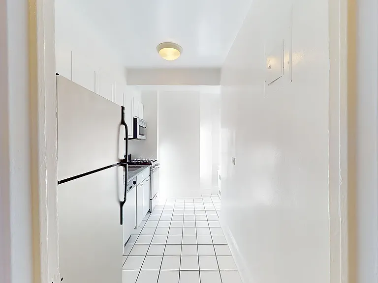 95 Christopher St #10J — Photo 10